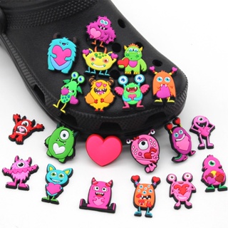 CROCS จี้รูปหัวใจน่ารัก Mike Wazowski Jibbits Charm Pin Monster University Jibits สําหรับผู้หญิง