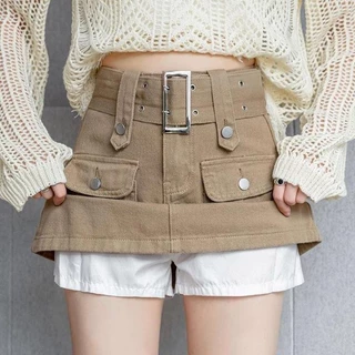 Swan shop กระโปรงยีนส์เอวสูง กิมมิคแต่งเข็มขลัดเท่ห์ๆ ด้านหน้ากระเป๋าสองข้าง มีซับในด้วย ทรงสวยใส่สบาย มี3สีพร้อมส่งค่ะ