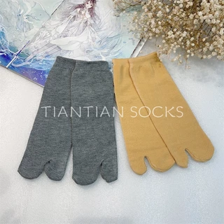 TIAN TIAN T115 ถุงเท้าผ้าฝ้าย แบบสองนิ้ว สีพื้น สไตล์ญี่ปุ่น เหมาะกับฤดูใบไม้ร่วง และฤดูหนาว สําหรับผู้หญิง