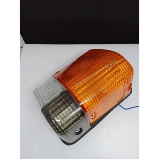 ไฟเลี้ยวมุม   ISUZU. ROCKY.  2. สี  หัวนอก    ด้านซ้าย   ราคา  200  บาท