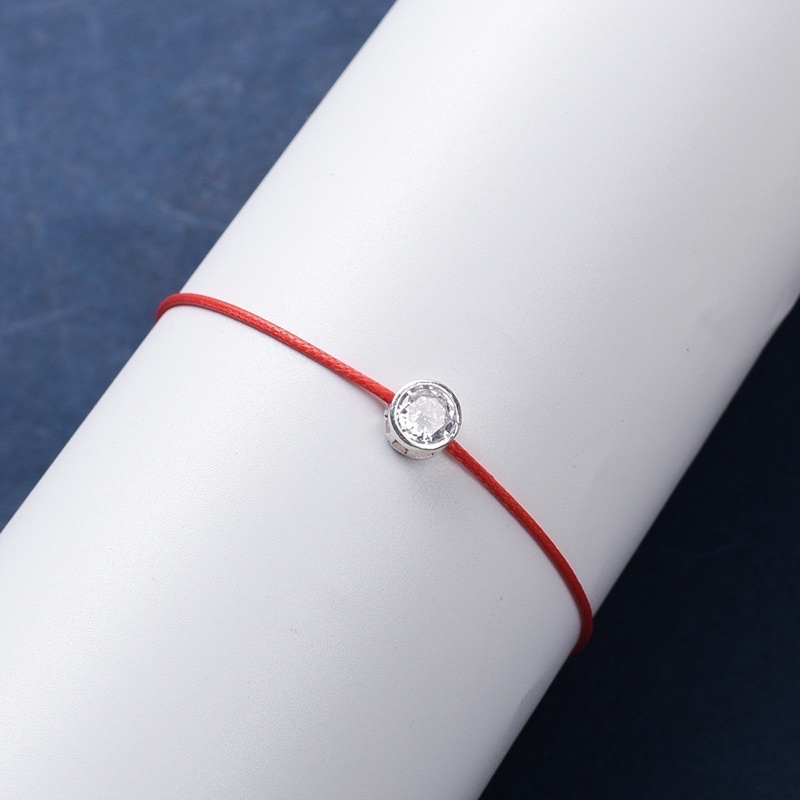 (1 แถม 1  โปรปีใหม่)กำไลข้อมือด้ายแดงจี้เพชร (ทำพิธีสมบูรณ์)+  พร้อมบทสวดบูชา แถมฟรี ด้ายแดงความรักสมหวัง