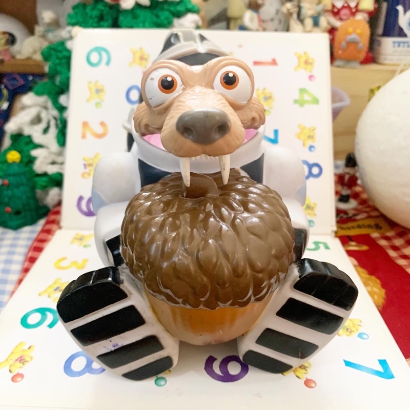 Scrat แจกันตกแต่งจากภาพยนตร์ Ice Age, Ice Age, โมเดลของเล่น
