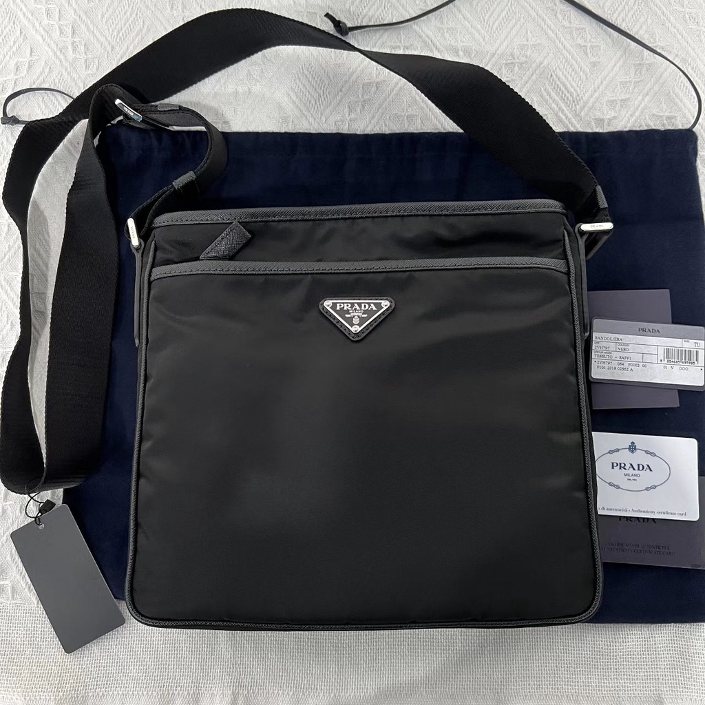 ใหม่ PRADA Prada Black Nylon Messenger Bag One Shoulder Crossbody Men s Bag