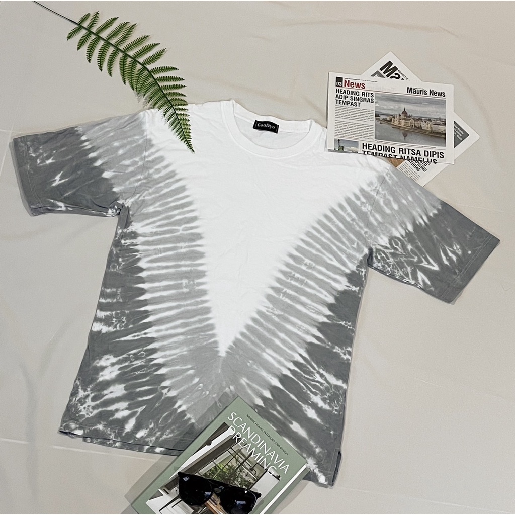 เสื้อมัดย้อม Unisex ทรง Oversize เกาหลี ผลิตจากผ้า Cotton แท้ 100% รุ่น Keen สีเทา-ขาว