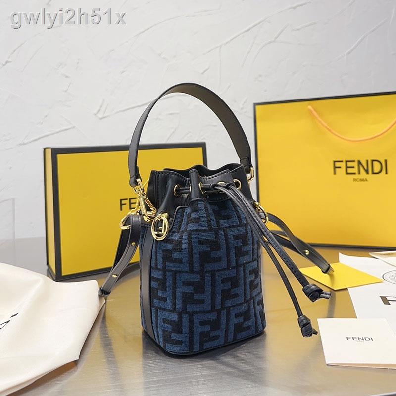 ✗ஐ✢【ภาพจริง】FENDI S Bucket Bag Metal Logo Trim Vintage Shoulder/cross-body Bag (with Case)