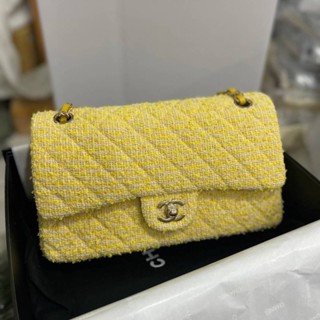 CHANEL CLASSIC FLAP BAG ทำจากผ้าทวีต ที่เป็นเอกลักษณ์เฉพาะตัวของChanel  size 25CM งานดีสุดหนังอิตาลี