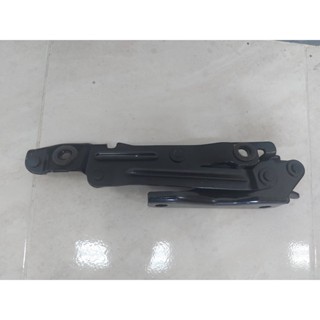 DG9952720 / DG9952710 บานพับ ฝากระโปรงหลังซ้าย ขวา มาสด้า 2 Mazda 2 Elegance 4ประตู ปี 2009 ของแท้ เบิกศูนย์