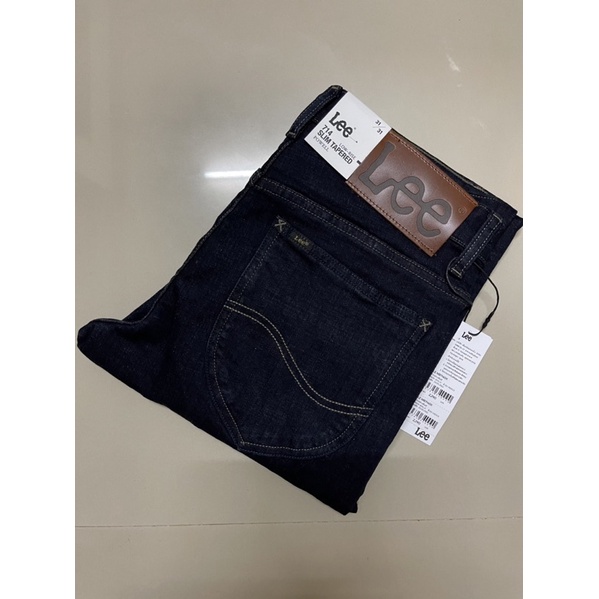 Lee รุ่น LE 14011 POWELL  กางเกงยีนส์ผู้ชาย ราคาป้าย 2,290 บาท ยีนส์ยืด เอวต่ำ ทรงเข้ารูป สีมิดไนท์ส