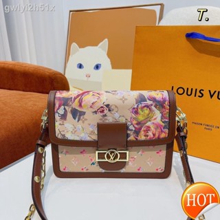 ☌♚♦【Free Shipping】Cowhide  Loop Daphne Flower Woman Chain Bag Casual Versatile Portable Shoulder Messenger Bag