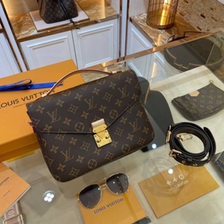 พร้อมส่งNew Louis Vuitton Pochette metis(Ori)