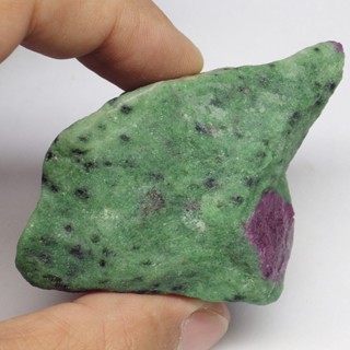 พลอย ก้อน รูบี้ ซอยไซต์ ธรรมชาติ ดิบ แท้ ( Unheated Natural Ruby In Zoisite ) น้ำหนัก 628 กะรัต