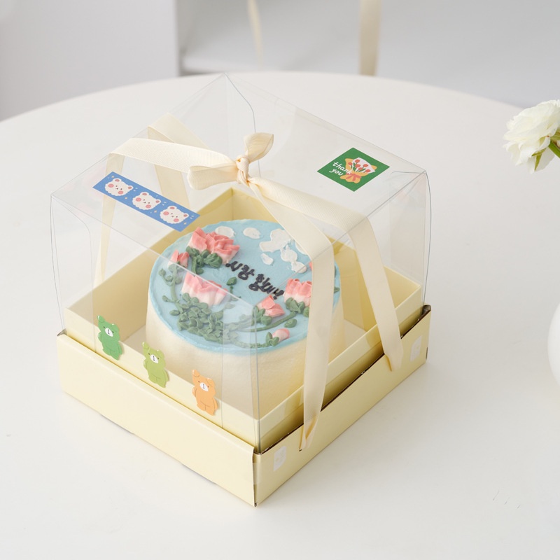 กล่องเค้กแบบใส ฐานสีเหลืองพร้อมริบบิ้นหูหิ้ว ขนาด 1 ปอนด์