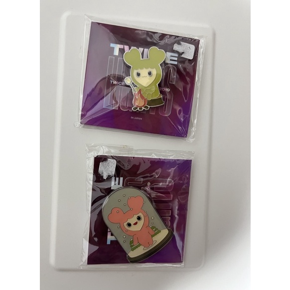 [MERCH] TWICE Twicelight 2019 in Japan Lovelys Enamel Pin