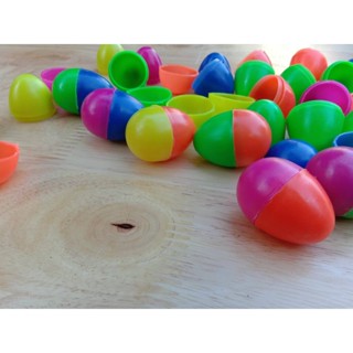 ลูกไข่พลาสติก คละสี ไข่พลาสติก สีสวยขนาดเล็ก Egg Plastic Toy ขนาดเล็ก 4.3*3.3 ซ.ม.