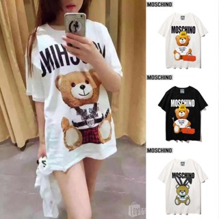 Moschino เสื้อยืดแขนสั้น พิมพ์ลายหมี สไตล์มอสชิโน่ สําหรับผู้ชาย และผู้หญิง