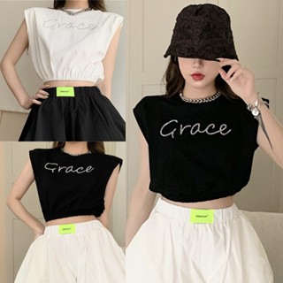 900Shop📌เสื้อครอปเอวจั๊ม 2 สี อกแต่งรีดเพชรลายภาษาอังกฤษ Grace