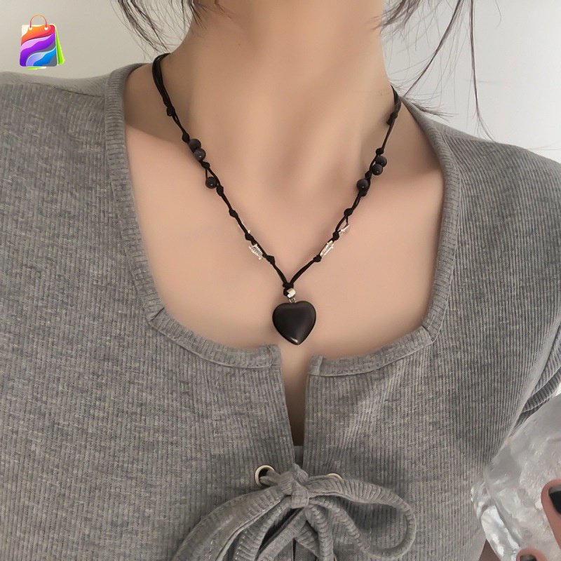 โอปอลสร้อยคอรักสีดําอินเวอร์ชั่นเกาหลีซอกออกแบบลูกปัดรักสร้อยคอผีเสื้อมืดหวานเย็นสไตล์แสงหรูหราโซ่กร