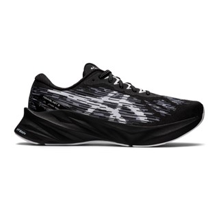 Asics รองเท้าวิ่งผู้ชาย Novablast 3 (2E) Wide | Black/White ( 1011B459-002 )