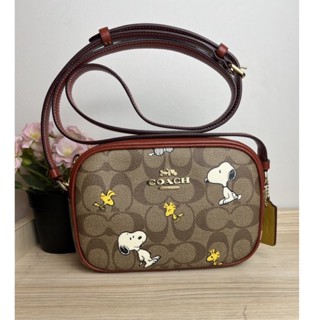 พร้อมส่ง แท้💯% Coach X Peanuts Mini Jamie Camera Bag With Snoopy Woodstock Print CF248