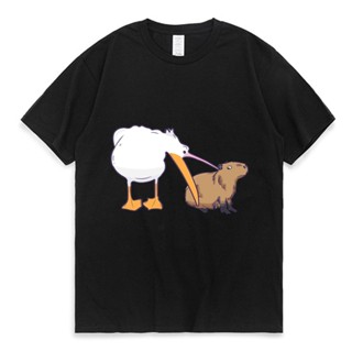 เสื้อยืดแนวสตรีท เสื้อยืดแขนสั้น พิมพ์ลายกราฟิก Pelican Tries To Eat Capybara น่ารัก ตลก โอเวอร์ไซซ์ สีดํา สําหรับผู้ชาย