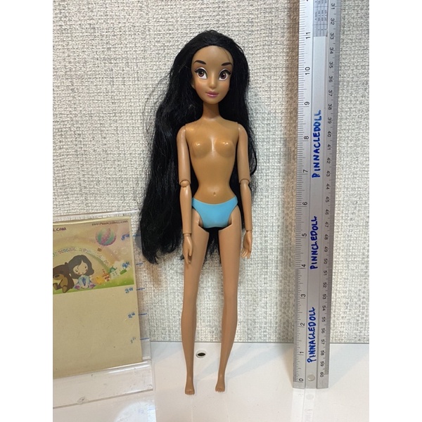 Jazmin princess ตำหนิต้นแขนเลอะสี ป้ายหลังจางบางส่วน แขนข้อต่อ สูงประมาณ11.5นิ้ว