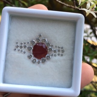 RUBY ทับทิมแท้ 2.79 กะรัต สีแดงสดฉ่ำมาก ฟรี เพชรcz เกรดสวย จัดชุดสำหรับทำแหวนไปเลยจ้า