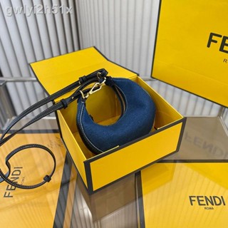 ☾□✘【ภาพจริง】 Fendi Mini Crescent Bag Fashion High-end Shoulder Cross-body Bag (พร้อมกล่อง)