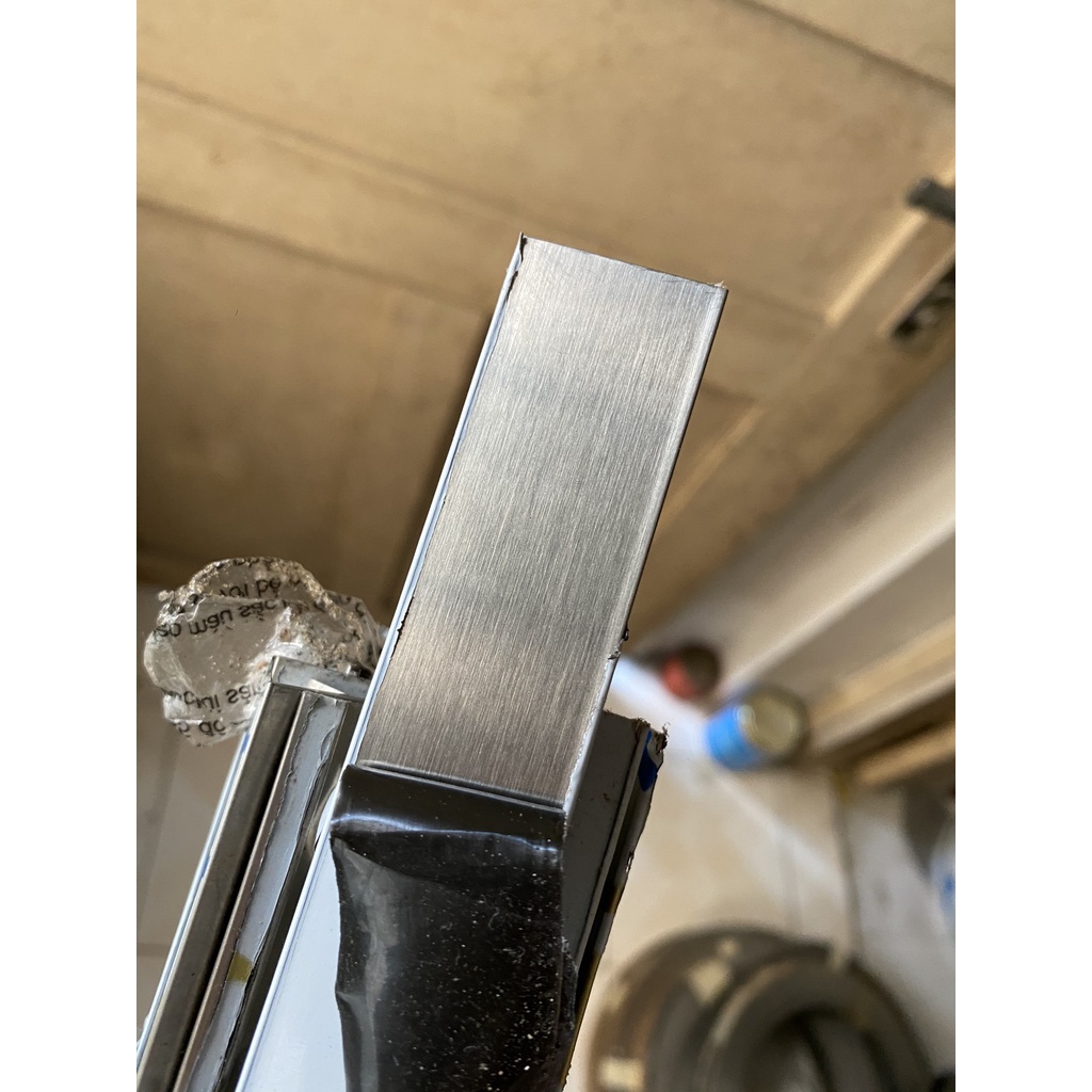 LA แท่งสแตนเลสสีขาวขูด 2m44 ยาว