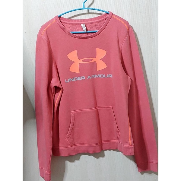 under armour เสื้อกันหนาวไม่หนามาก ใส่ได้หลายโอกาส สภาพดีมาก อก38” จัดกันได้เลยคร่า