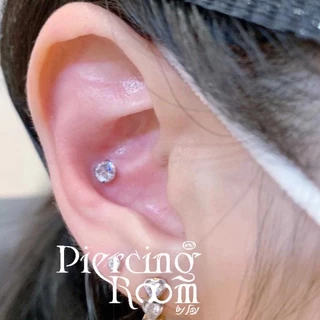 Piercingroom by Jay จิว/ต่างหูแป้นแบน สำหรับผิวแพ้ง่าย Clear CZ Titanium เกรดการแพทย์ (ราคาต่อชิ้น)