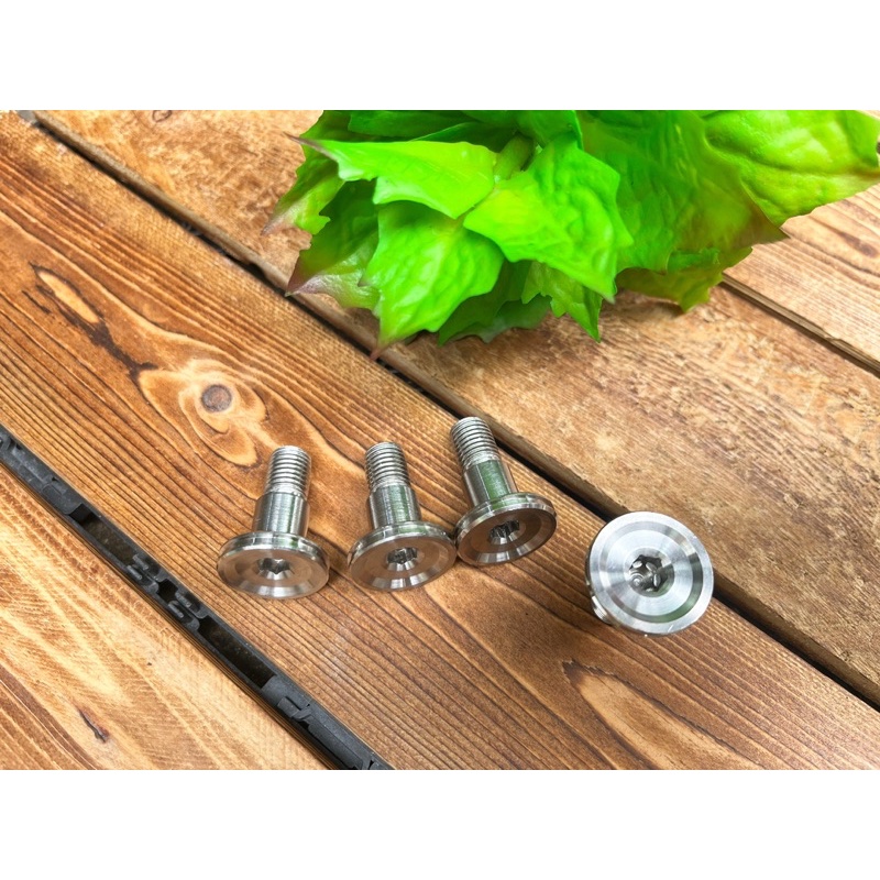 น็อตขาตั้งข้าง Wave หลายลาย หลายสี สินค้าราคาตัวละ!! ถ่ายจากสินค้าจริง