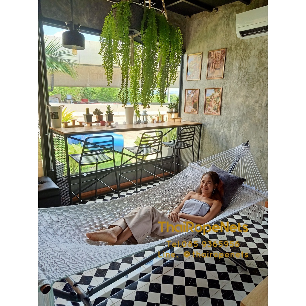 Hammocks เปลญวนคุณภาพ  ไม่ขึ้นรา ถักทอด้วยมืองานฝีมือ โดยช่างมืออาชีพ ใช้งานกลางแจ้งได้ดี มีสินค้าพร้อมส่ง