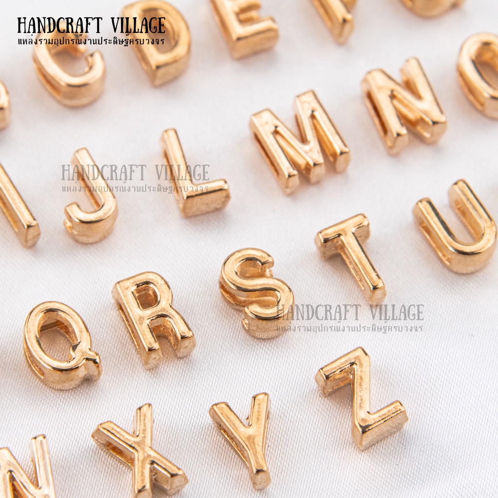 ลูกปัดโลหะตัวอักษร A-Z  รูแบน สีทองKC สำหรับทำเครื่องประดับ สร้อย พวงกุญแจ ทำสายคล้องแมส ลูกปัดโลหะ จี้แฟนซี จี้อักษร
