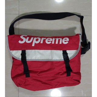 กระเป๋าสะพายข้าง Supreme สีแดง