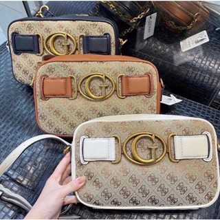 กระเป๋าสะพายข้างทรงกล่อง guess ลายซิกเนเจอร์