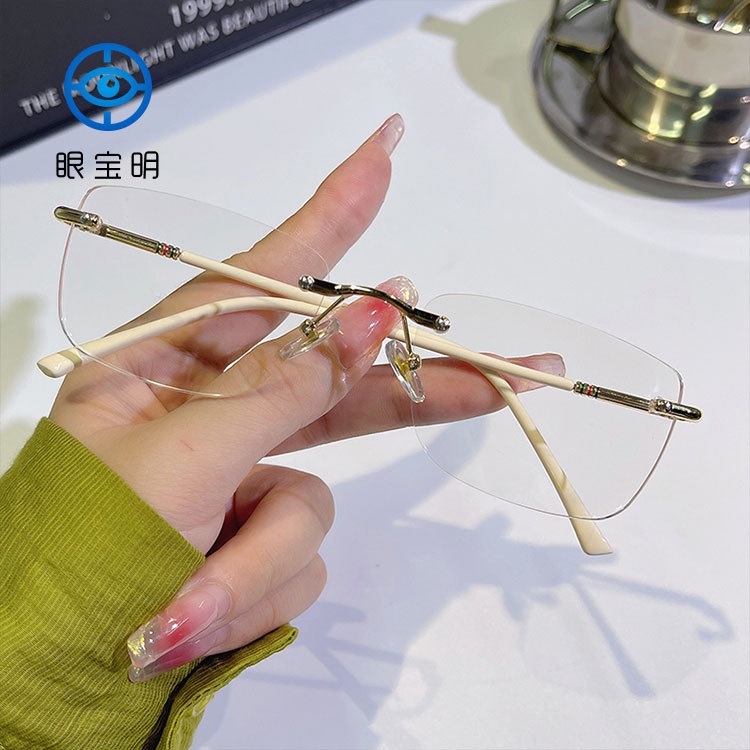 แก้วออปติคอลพร้อมเลนส์ MINUS/PLUS READING/CYLINDER/PHOTOCHROMIC/ANTAIRADIATION BLUERAY BONUS LAP BOX