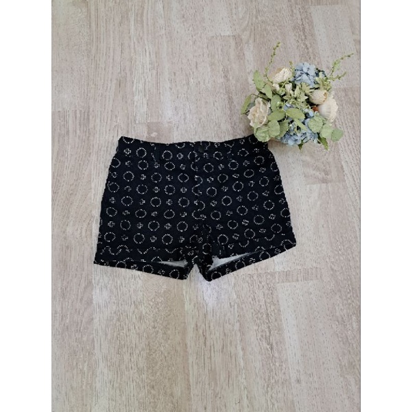 Used  กางเกงขาสั้น H&M ❤️119 บาท❤️ แบรนด์ DIVIDED BY H&M Size S เอว26" สพ.32" ยาว10.5" ใหม่มากๆ น่าร