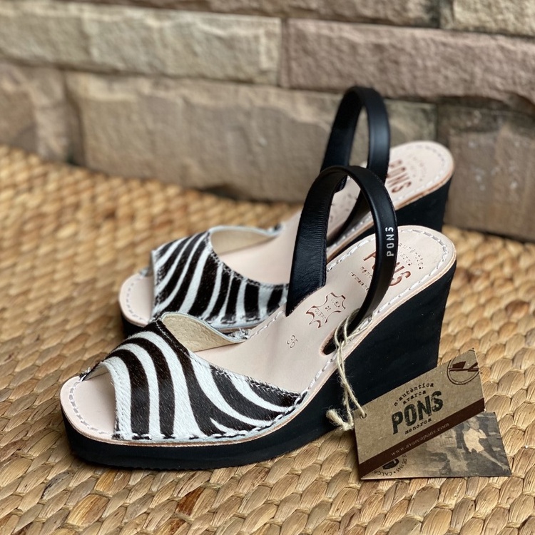 รองเท้า Pons รุ่น 4004 Chicago  สี Pony Zebra(94)