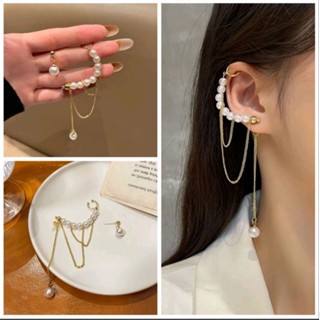 ต่างหูมุกห้อยโซ่ สีทอง • Gold Pearl Chain Earrings