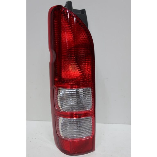 โคมไฟหางTOYOTA HIACE KDH200