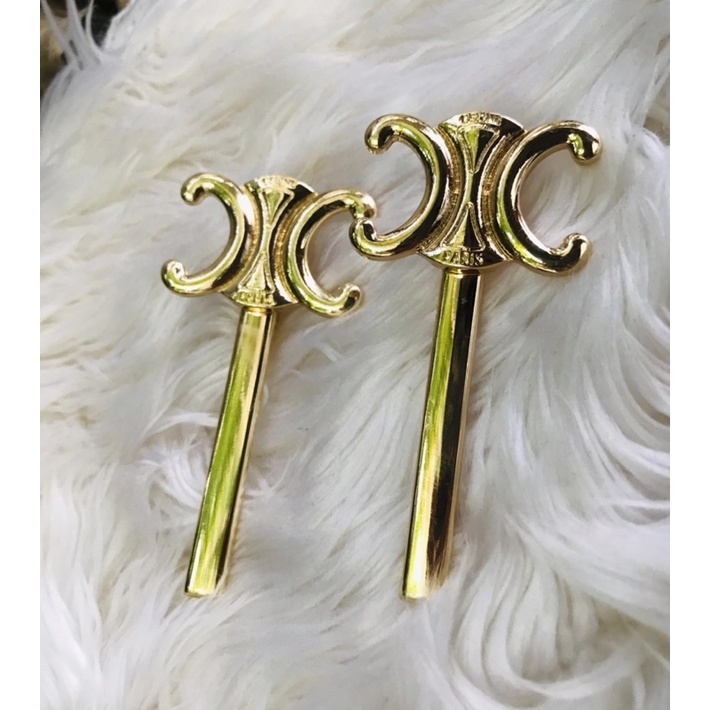 กิ๊บซีลีน กิ๊บติดผมติดโลโก้ celine สีทอง แบรนด์ พร้อมส่ง‼️