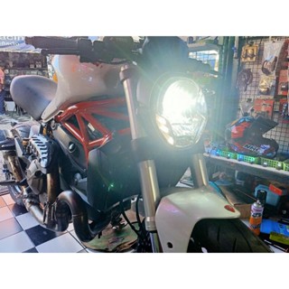 ไฟหน้าLED หลอดไฟหน้าDucati Monster821 สว่างใช้งานดี 1ดวง