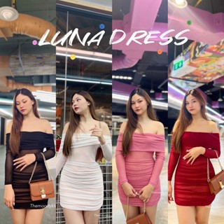 Luna Dress เดรสผ้ามุ้งเปิดไหล่ปิดแขน แต่งย่นทั้งตัว ข้างหลังเป็นซิป ซับในทั้งตัวอย่างดี ไม่บาง