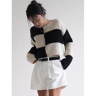 Square grid knit sweater ใส่โค้ด  SAYASEP1 ลด 50.- ขั้นต่ำ 500.-