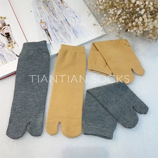 TIAN TIAN T115 ถุงเท้าผ้าฝ้าย แบบสองนิ้ว สีพื้น สไตล์ญี่ปุ่น เหมาะกับฤดูใบไม้ร่วง และฤดูหนาว สําหรับผู้หญิง