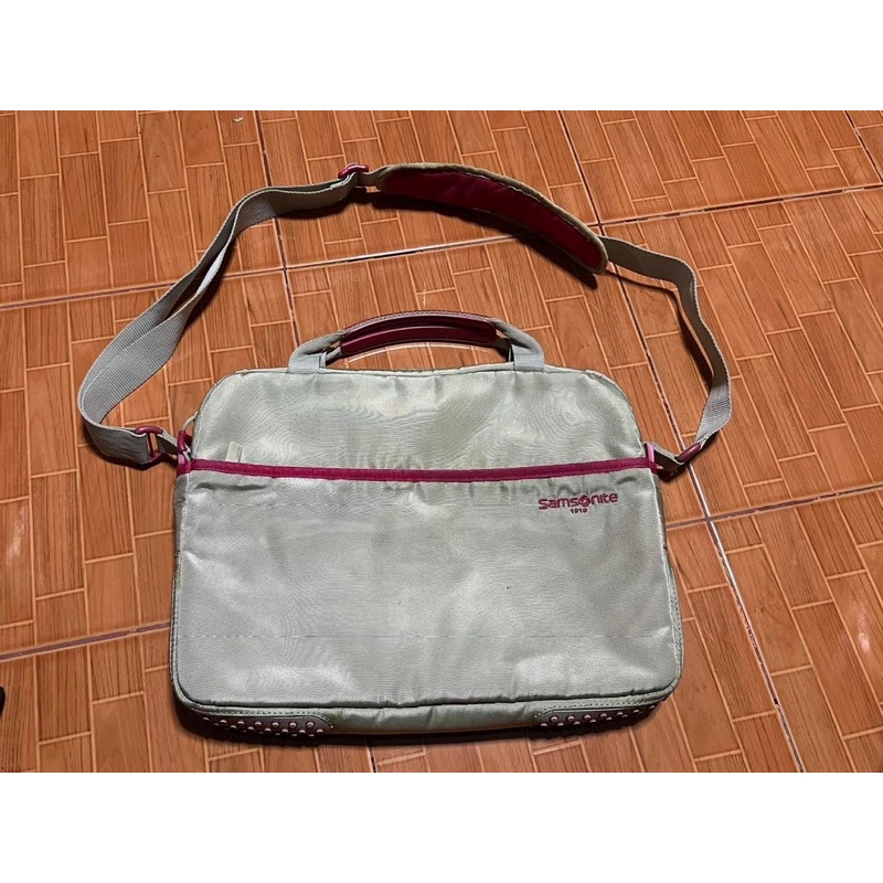 กระเป๋าโน๊ตบุ๊ค Samsonite สภาพมากกว่า 85%