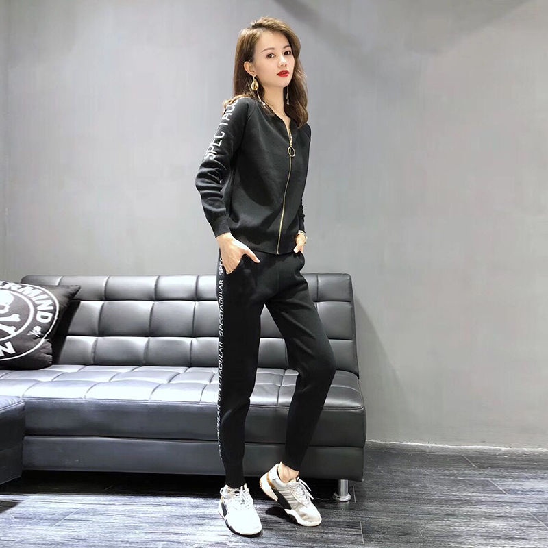 858 พร้อมส่ง ส่งไว ทันใจ ร้านคนไทยค่ะ ชุดเซ็ท Set warm Airport ชุดวอร์ม กางเกง สเวตเตอร์ กางเกงวอร์ม