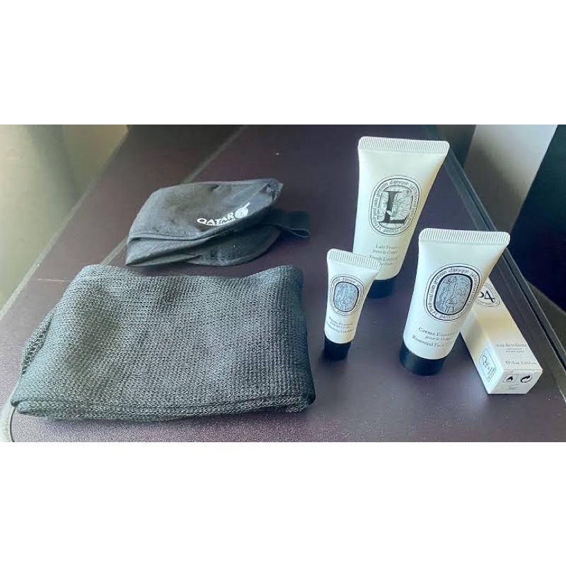 Amenity kit Business Class  Qatar Airway+ น้ำหอม (คละกลิ่น)
