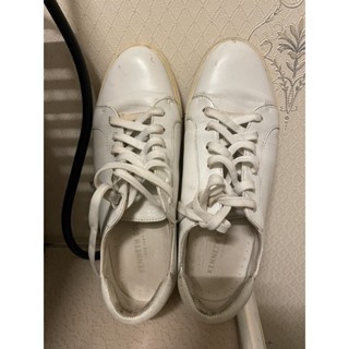 Kenneth Cole (new york) แท้ รองเท้าสีขาว สภาพดี ไซส์ 25ซม. ส่งต่อ 1,400