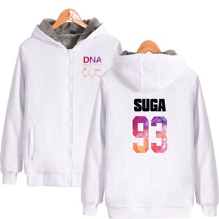 [เสื้อฮู้ดแฟชั่น] เสื้อฮู้ดดี้ พิมพ์ลาย Bts93 SUGA DNA Kpop Parkas มีซิป พลัสไซซ์ สไตล์ฮาราจูกุ ของขวัญวันเกิด สําหรับผู้ชาย